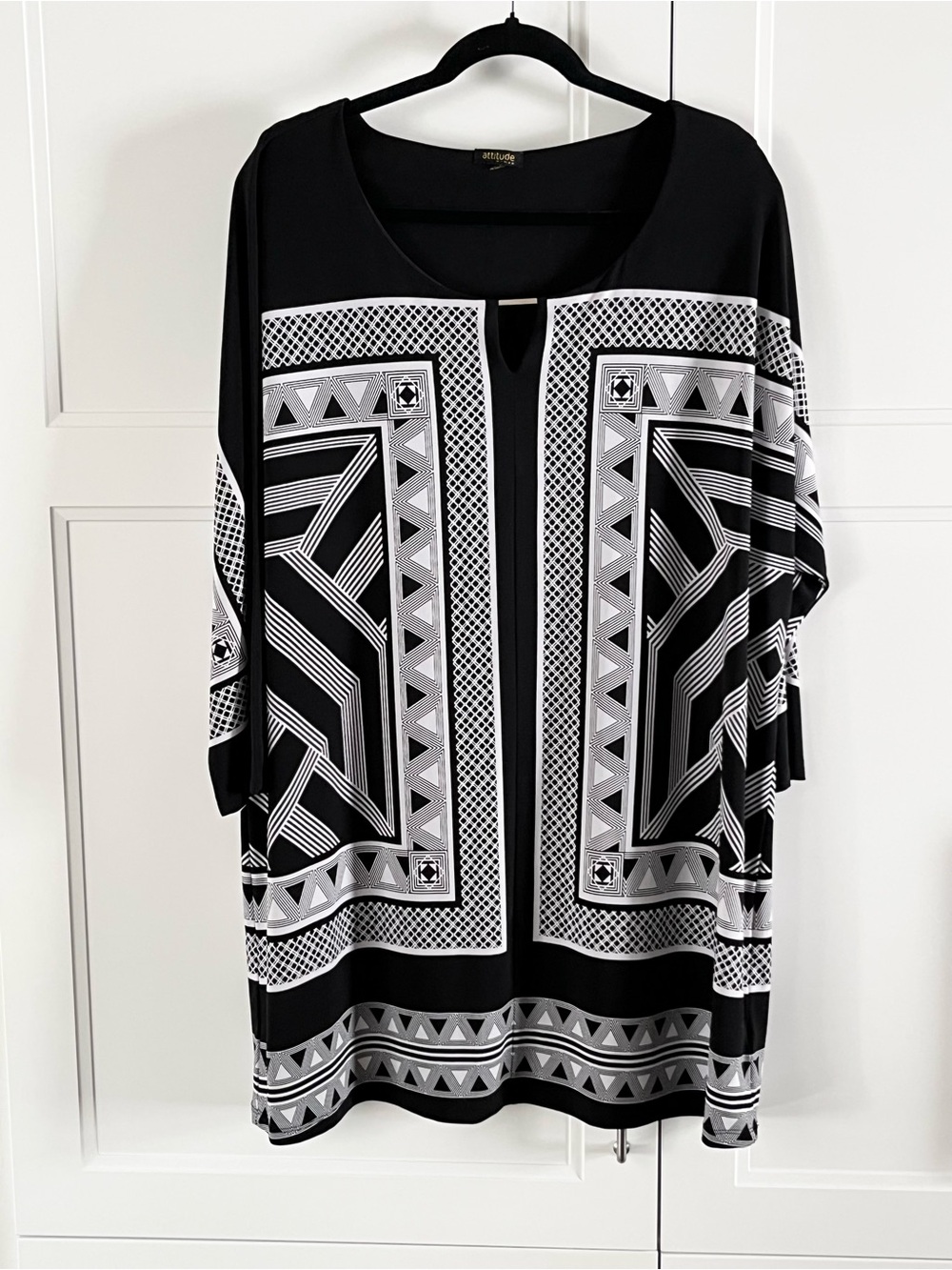 Black & White Geometric Print Tunic Top size 1X